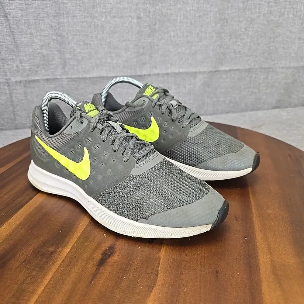 Nike Youth Athletic Kids Shoe Size 6.5Y 869969-002 Gray Green - Picture 2 of 15